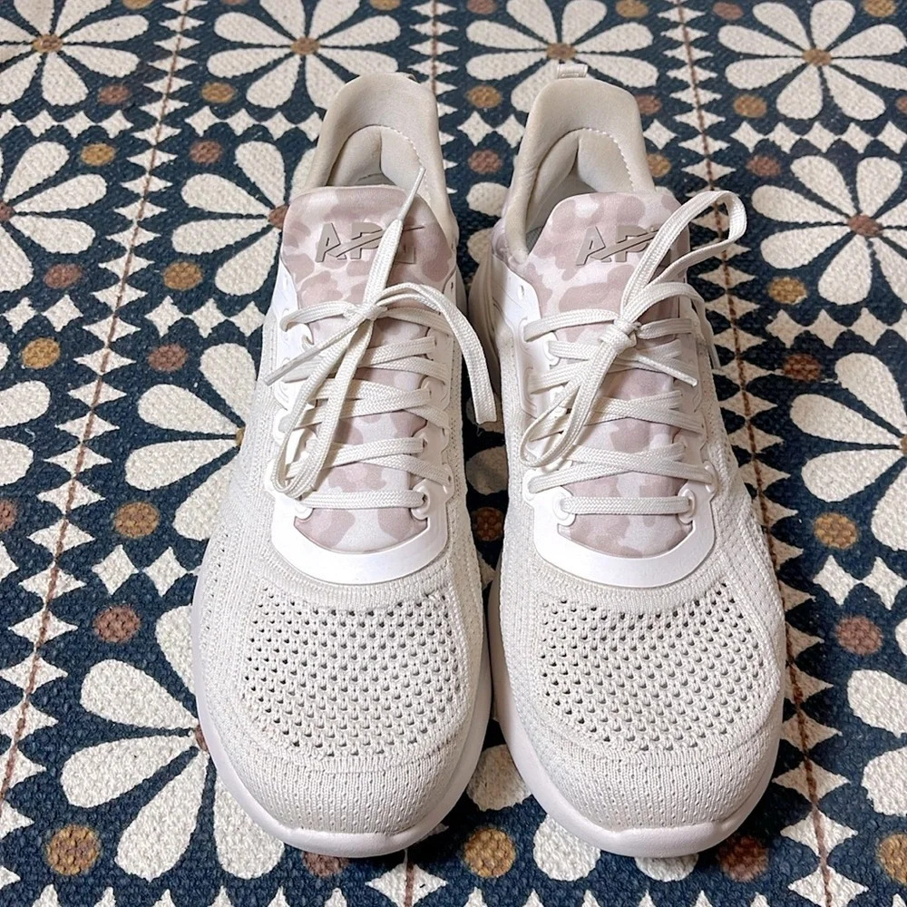 Athletic Propulsion Labs Techloom Tracer Sneakers, Creme Beach Leopard size 9.5